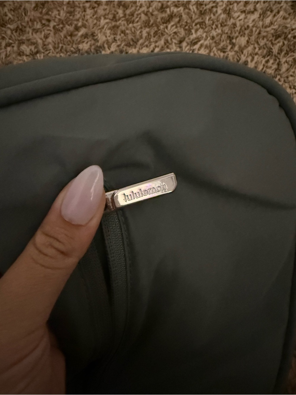 lululemon athletica Women's Shoulder Bag in Eucalyptus Green - Picture 3 of 7